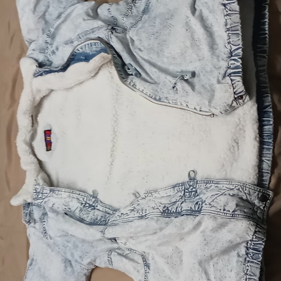 Vintage and Awesome Acid Wash Denim Parka, made by kaotic! - Picture 9 of 13